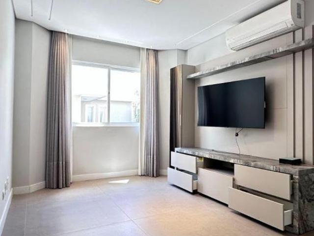 Casa em condomínio fechado com 155 m² 4 quartos e 2 vagas no Vista Alegre