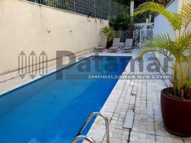 Casa em Condomínio Fechado com 300m², próximo ao Metrô Vila Sônia