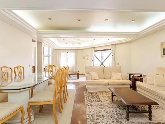 Casa em condomínio fechado com 412 m², bairro Seminário