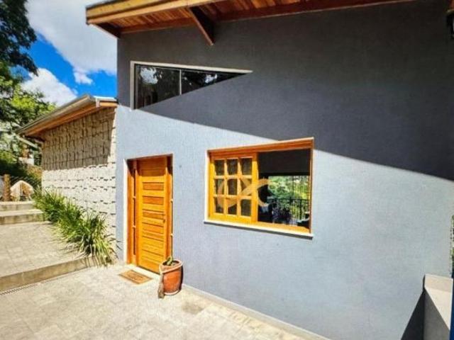 casa em condomínio fechado em Lindoia S.P