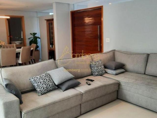CASA EM CONDOMÍNIO FECHADO INTERLAGOS SEGURANÇA, CONFORTO, LAZER E MUITO VERDE