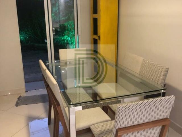 Casa em condomínio fechado na Granja Viana 3 dormitórios, suíte e quintal gourmet