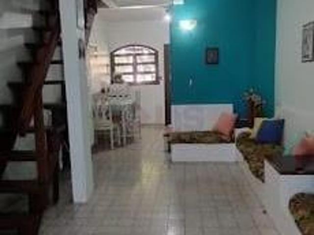 Casa em condomínio horizontal no Indaiá, com 2 dormitórios de frente para o mar !