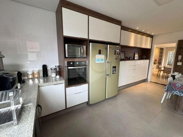 CASA EM CONDOMINIO MOBILIADA