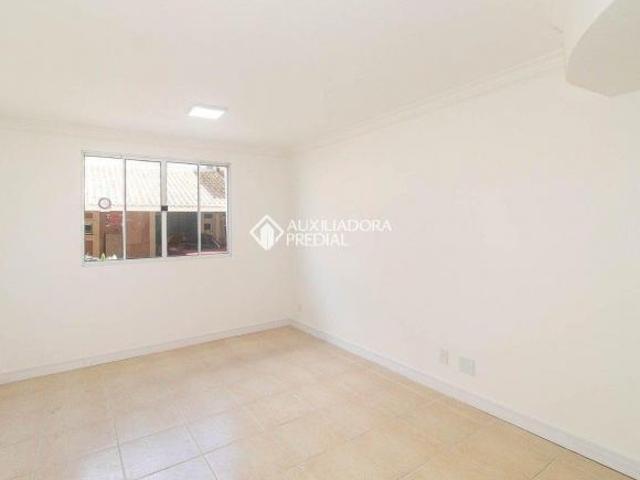 Casa em Condomínio no Bairro Humaitá, em Porto Alegre