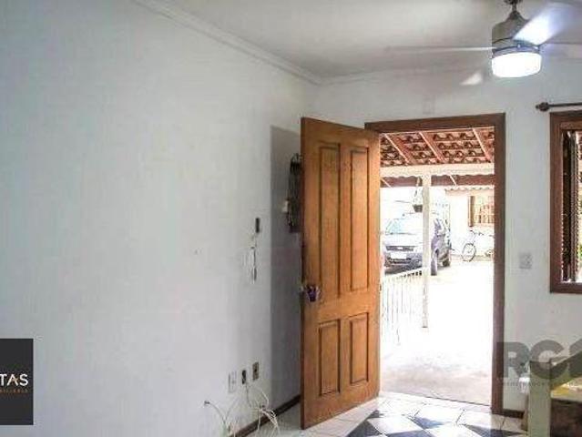 Casa em condominio no bairro Tristeza de 3 dormitórios e vaga