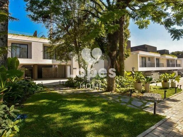 Casa em Condomínio no Guabirotuba | 3 suítes | Porteira Fechada | 192m²