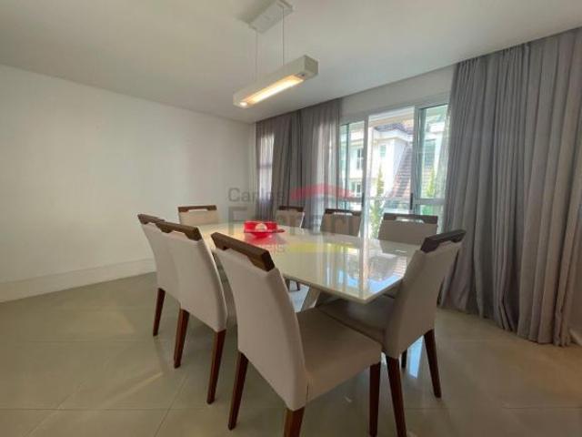 Casa em condomínio no Horto Florestal, com 450m², 4 suítes e 4 vagas de garagem