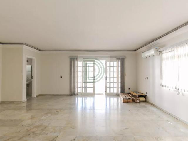 Casa em condomínio no Jd. Olympia com piscina | 4 dormitórios 2 suítes, 3 vagas 247 m²