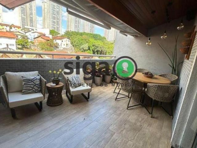 CASA DE CONDOMINIO Á VENDA NO MORUMBI COM 3 SUÍTES, 2 VAGAS!