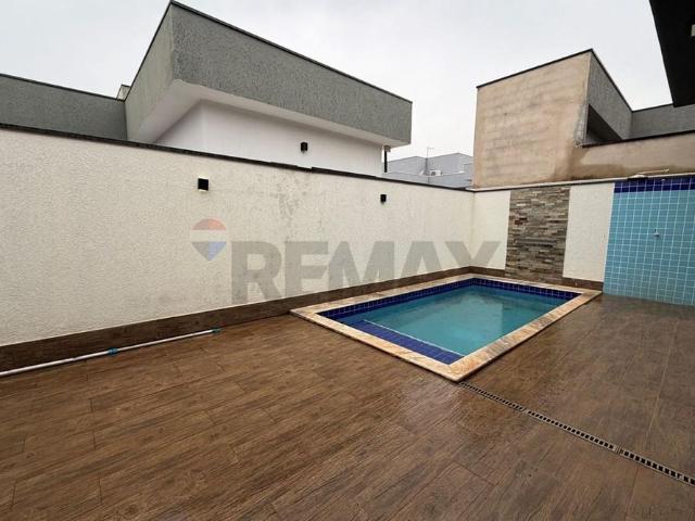Casa em Condomínio no Parque Olívio