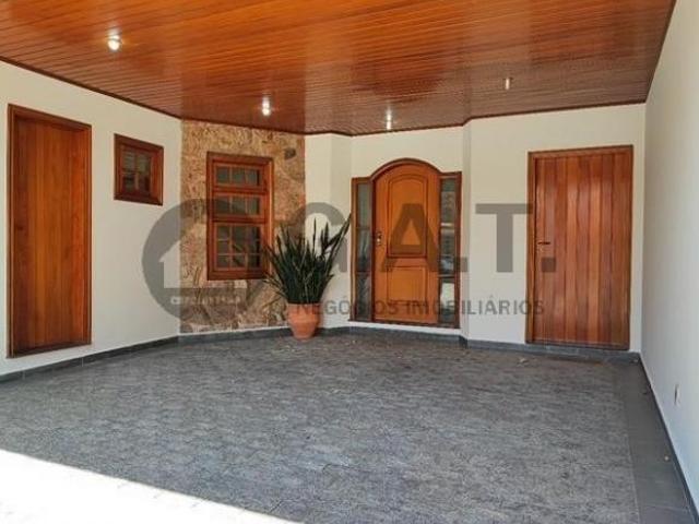 Casa em Condomínio na Granja Olga I: 3 quartos, 1 suíte, 3 salas, 4 banheiros, 4 vagas, 303m² Soro