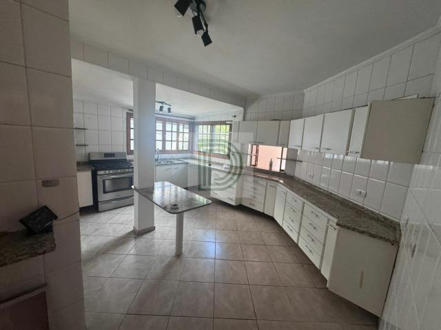 Casa em condomínio na Granja Viana 3 dormitórios, piscina, quintal amplo e 4 vagas