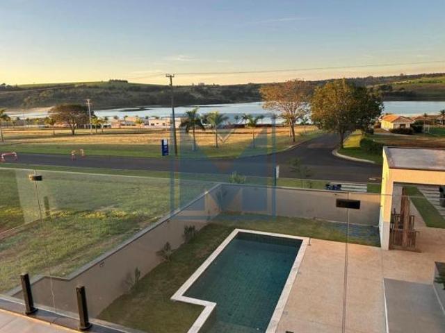 Casa em Condomínio na Riviera Itaí: 5 Suítes, 270m² à Venda