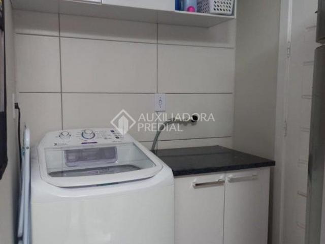 Casa em condomínio semi mobiliada com 2 dormitórios