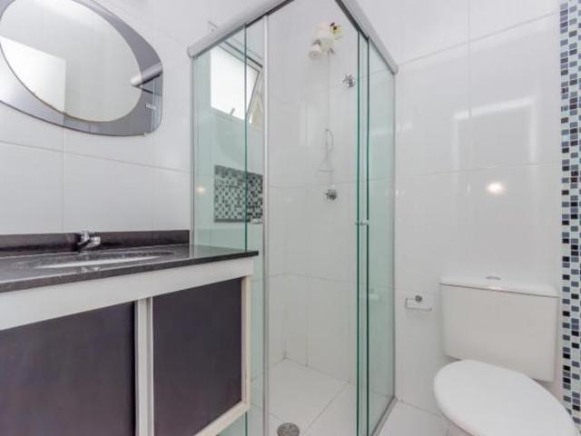 Casa em condomínio para venda com 2 quartos, 67m²