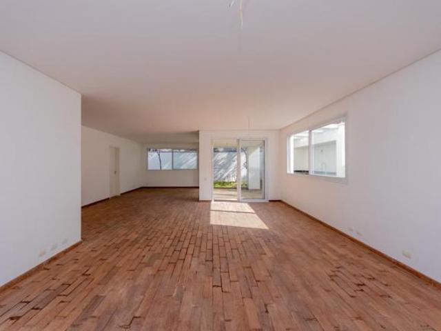Casa em condomínio para venda com 6 quartos, 536m²
