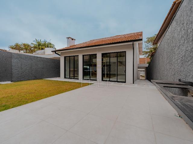 Casa em Condomínio para Aluguel em Alphaville 04, Santana de Parnaíba, SP