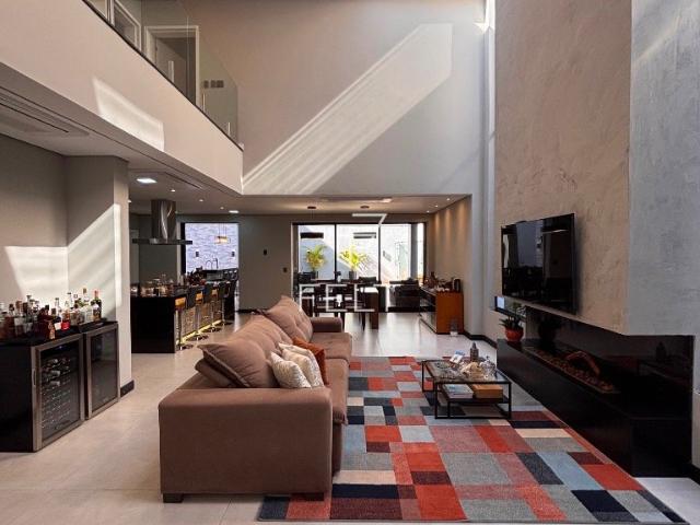 Casa em Condomínio para Aluguel em Itahyê, Santana de Parnaíba, SP
