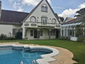 Casa em Condomínio à Locação em Aracoiaba da Serra SP, Bairro Condomínio Lago Azul: 5 Quartos, 3 Suítes, 3 Salas, 2 Banheiros, 6 Vagas de Garagem, 700m² de Área