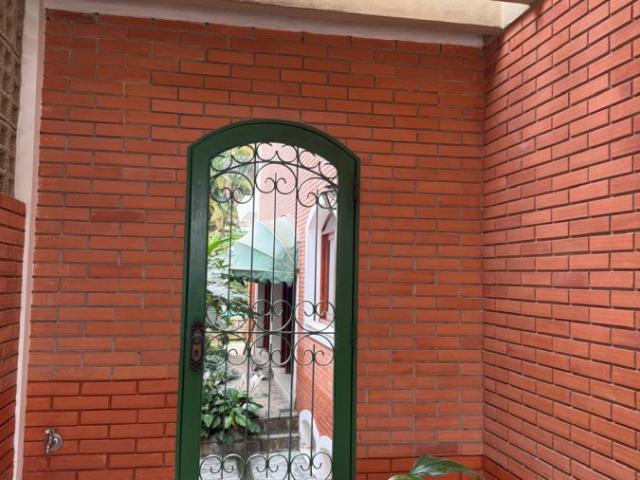 Casa em Condomínio para Locação, São José dos Campos / SP, bairro Condomínio Bosque Imperial, 5 dormitórios, sendo 1 suíte, 4 banheiros, 3 vagas de garagem, mobiliado, área total 570 m², área construída 604 m²