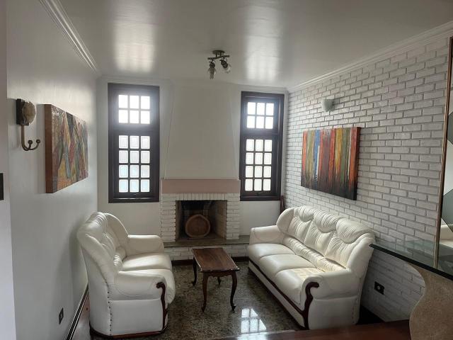 Casa em Condomínio para Locação, São José dos Campos / SP, bairro Jardim das Colinas, 4 dormitórios, sendo 4 suítes, 6 banheiros, 2 vagas de garagem, área construída 275 m², terreno 369 m²