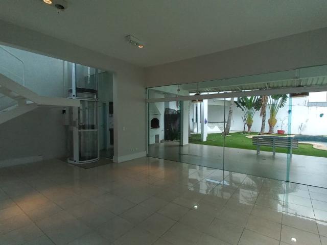Casa em Condomínio para Locação, São José dos Campos / SP, bairro Parque Residencial Aquarius, 4 dormitórios, sendo 4 suítes, área total 650,00 m², área construída 450,00 m²