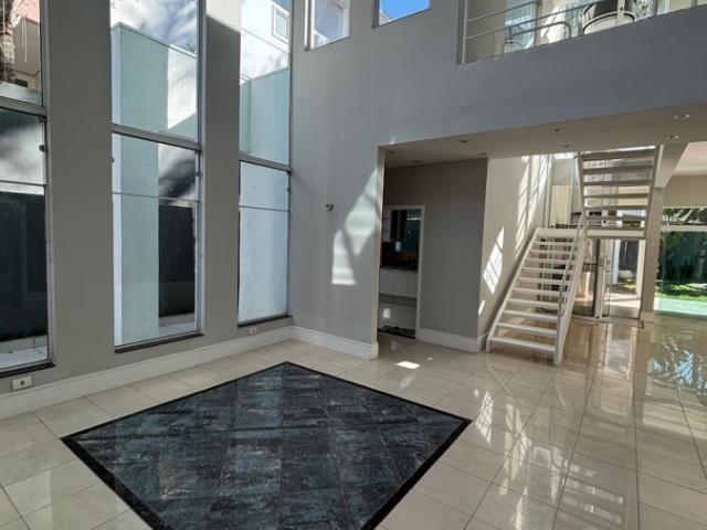 Casa em Condomínio para Locação, São José dos Campos / SP, bairro Parque Residencial Aquarius, 4 dormitórios, sendo 4 suítes, área total 650 m², área construída 450 m²