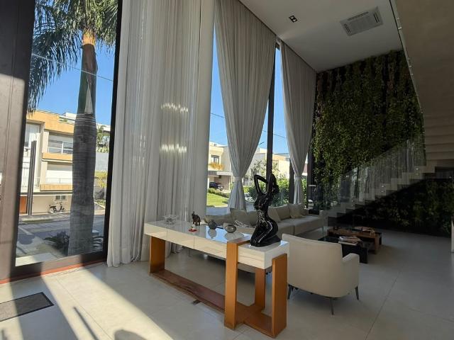 Casa em Condomínio para Locação, São José dos Campos / SP, bairro Urbanova, 4 dormitórios, sendo 4 suítes, 6 banheiros, 4 vagas de garagem, área total 505 m², área construída 425 m²