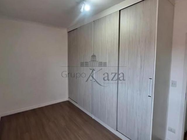 Casa em Condomínio Parque das Árvores Jardim Califórnia Jacareí 2 Dormitórios 107m²