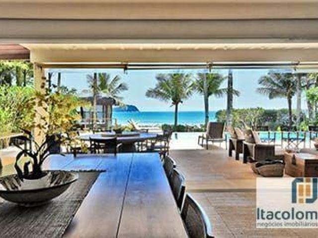 Casa em condomínio pé na areia na Praia da Baleia