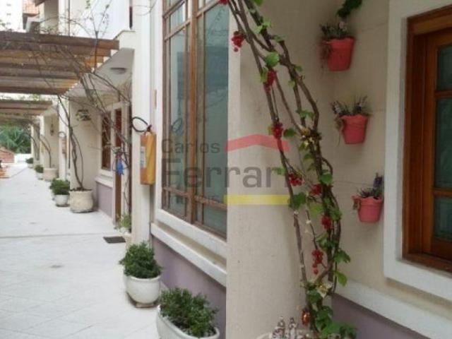 Casa em condomínio região Santana Teresinha 125m²
