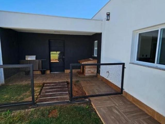 Casa em condomínio Arandu