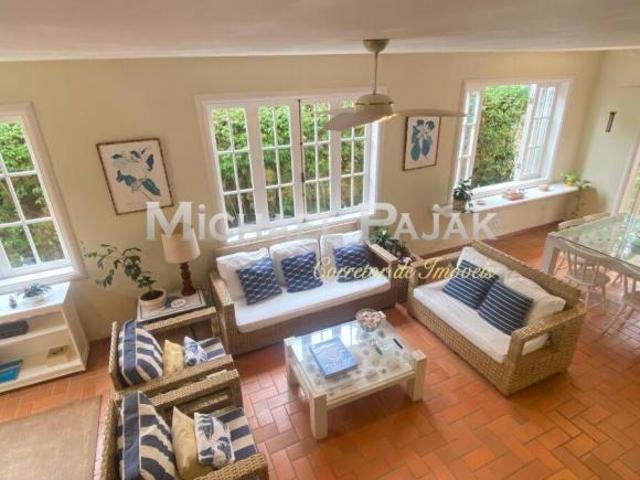 Casa em condominio tradicional na Praia da Baleia Michael Pajak 11 99996 4550