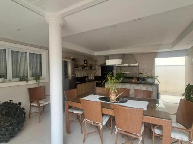 Casa em Condomínio Villa Branca Residencial Villa Branca I 3 Suítes 270m² terreno 350m²