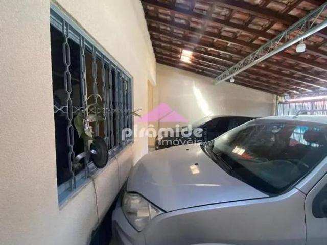 Casa em Conjunto Residencial Trinta e Um de Março, São José dos Campos/SP de 213m² 4 quartos à venda