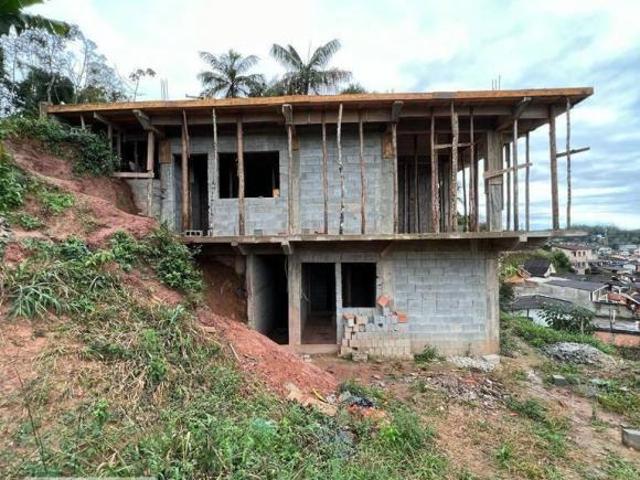 CASA EM FASE DE ACABAMENTO PRÓXIMO AO CENTRO EM JUQUITIBA