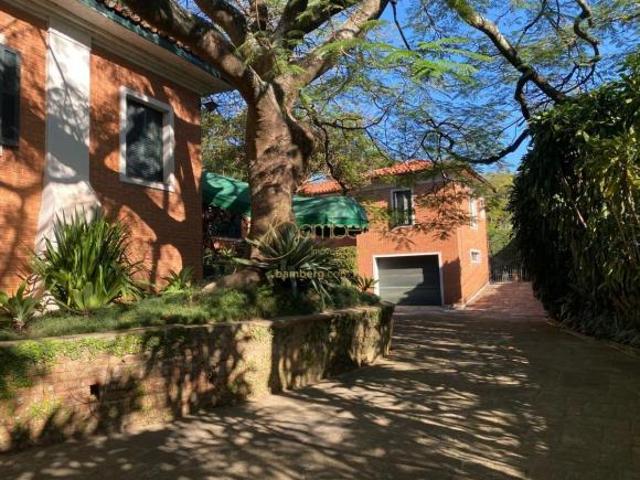 Casa em frente à represa para quem busca privacidade, contato com a natureza e qualidade de vida