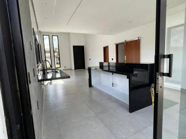 Casa em Itatiba com 3 dormitórios à venda, 200 m² por R$ 1.600.000 Loteamento Residencial Dolce Vi