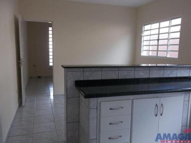 Casa em Jacareí, no bairro Parque Imperial, à venda