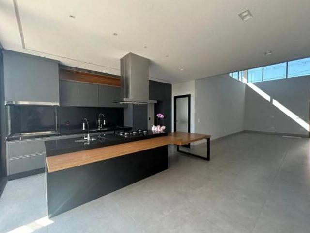 Casa em Jardim Esmeralda, Marília/SP de 220m² 3 quartos à venda por R$ 1.530.000,00