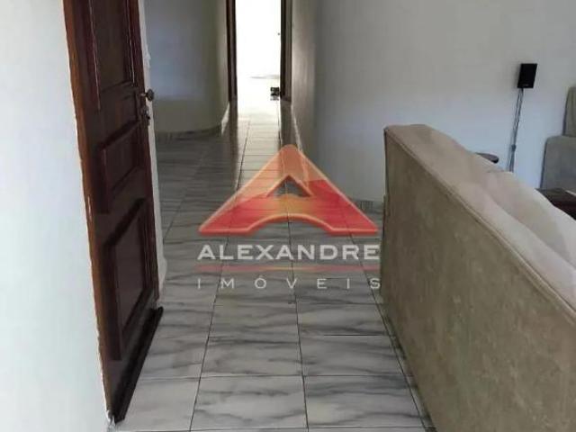 Casa em Jardim Ismênia, São José dos Campos/SP de 220m² 3 quartos à venda por R$ 750.000,00