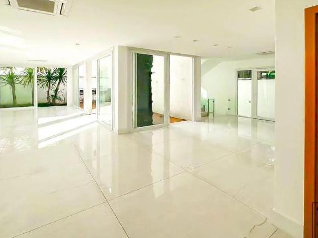 Casa em Jardim Petrópolis, São Paulo/SP de 365m² 4 quartos à venda por R$ 3.950.000,00