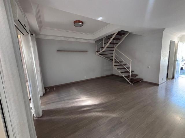 Casa em Jardim Rosa Maria, São Paulo/SP de 114m² 3 quartos à venda por R$ 645.999,00 ou para locação R$ 3.800,00/mes