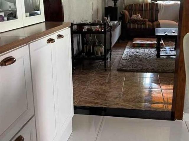 CASA EM LOCAL NOBRE COD: 5733 F: 11 97302 9229 CESAR