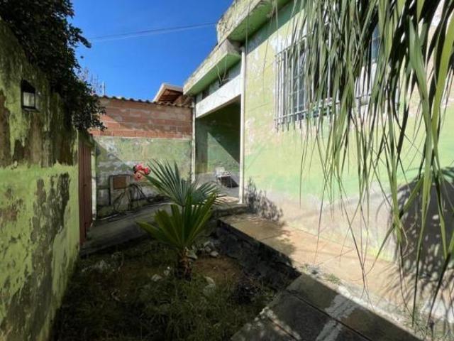 CASA EM LOTE 360m2 MAIS BARACÃ?O