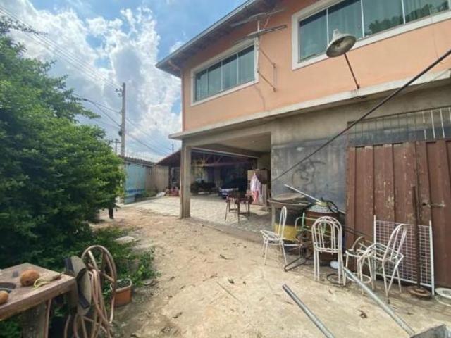 CASA EM LOTE 676m2