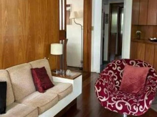 Casa em Pacaembú com 264m², 3 quartos, 2 suítes, 4 vagas