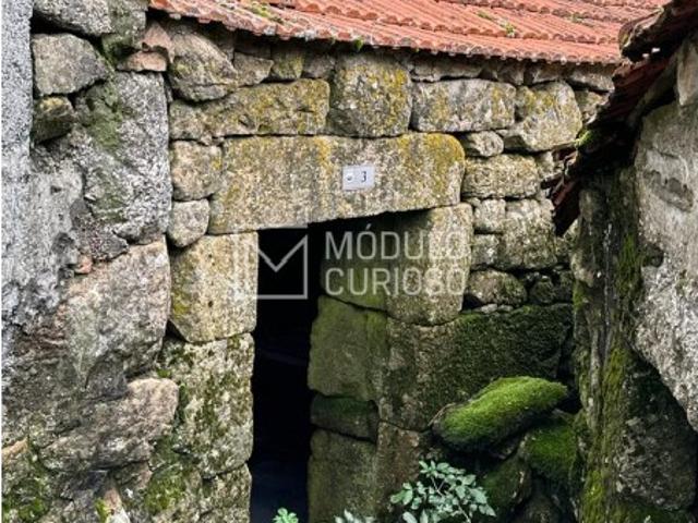 Casa Tradicional para Recuperar com Lojas Centro de Feirão, Resende