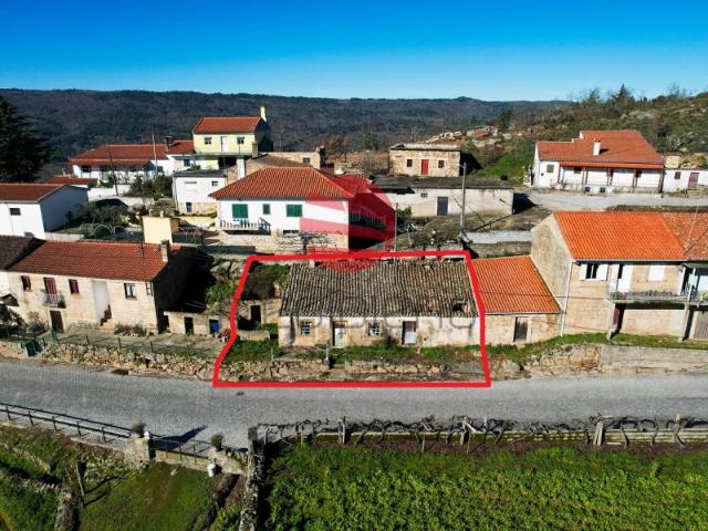 CASA EM PEDRA DE GRANITO